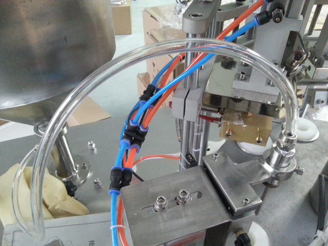Pneumatic part close shot on filling ultrasound high tech sealing machinery