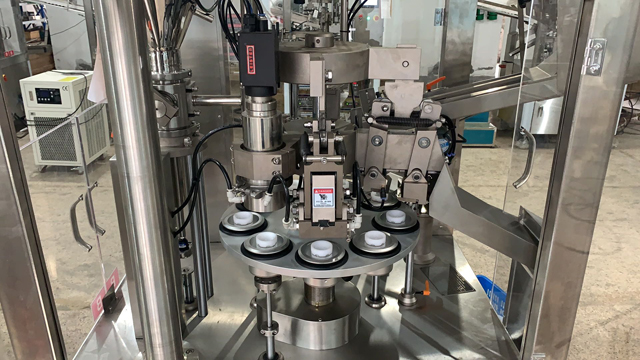 Tube Filling And Sealing Machine For High Viscosity Paste Cream