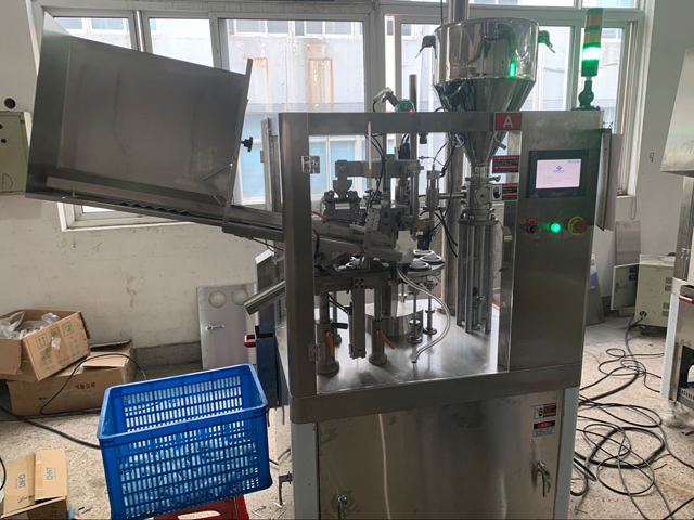 Tube Filling And Sealing Machine For High Viscosity Paste Cream
