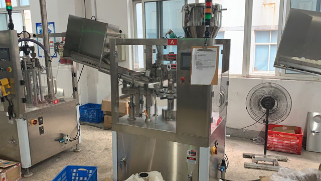 Tube Filling And Sealing Machine For High Viscosity Paste Cream