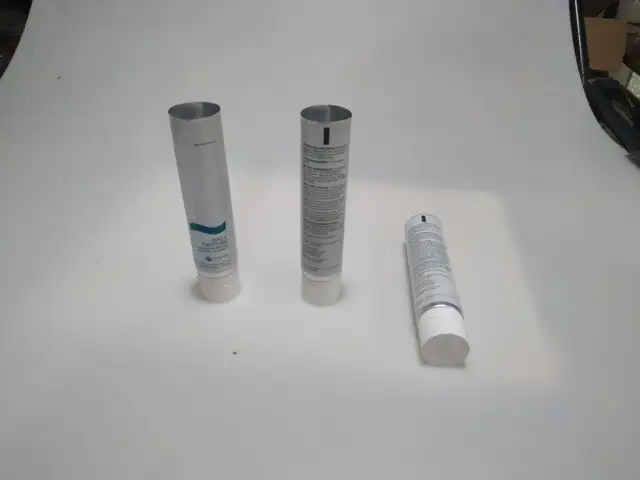 Tube Filling And Sealing Machine For High Viscosity Paste Cream