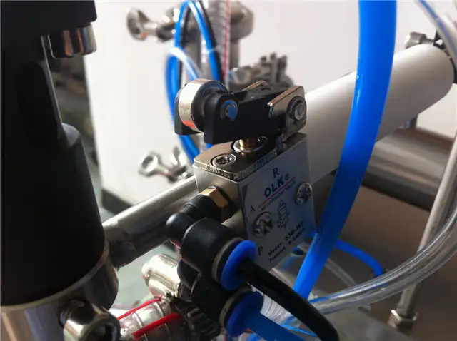 Semi Automatic Portable Pneumatic Low Viscosity Liquid Filling Machine