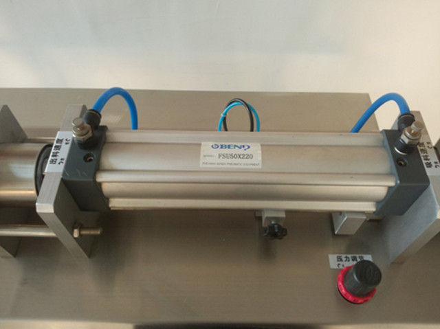 T-junction for pneumatic filling part