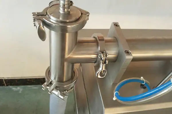 Semi Automatic Pneumatic Filling Machine For Cream Paste With Hopper