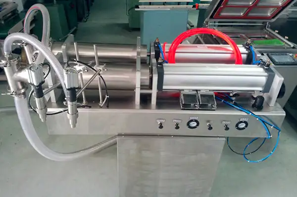 Semi Automatic Double Heads Pneumatic Cream Thinner Filler Equipment